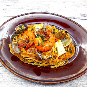 ペスカトーレスパゲッティ（魚介のトマトソース）