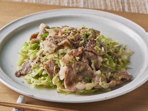 みそ漬け豚とキャベツ蒸し