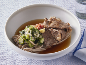 ４Ｘビーフのねばとろ蕎麦