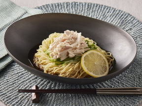 蒸し鶏ときゅうりだけの冷し中華