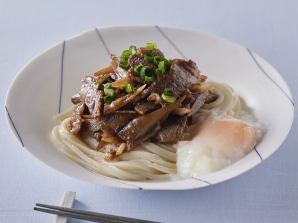 牛ごぼううどん　温玉のせ