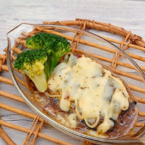 いわし梅煮のマヨチーズ焼き